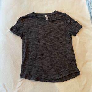 Lululemon T-shirt black/grey size 2